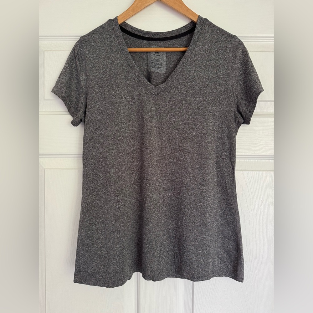 Champion Women’s Gray V-Neck Short Sleeve Athletic Tee Size L